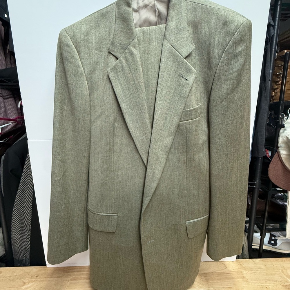 Vintage Hugo Boss Men's Blazer in Light Gray